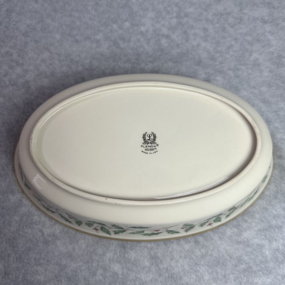 Lenox Holiday Dimension Oval Vegetable Bowl 10.25" Holly & Berry 24KT Gold USA - Picture 5 of 5